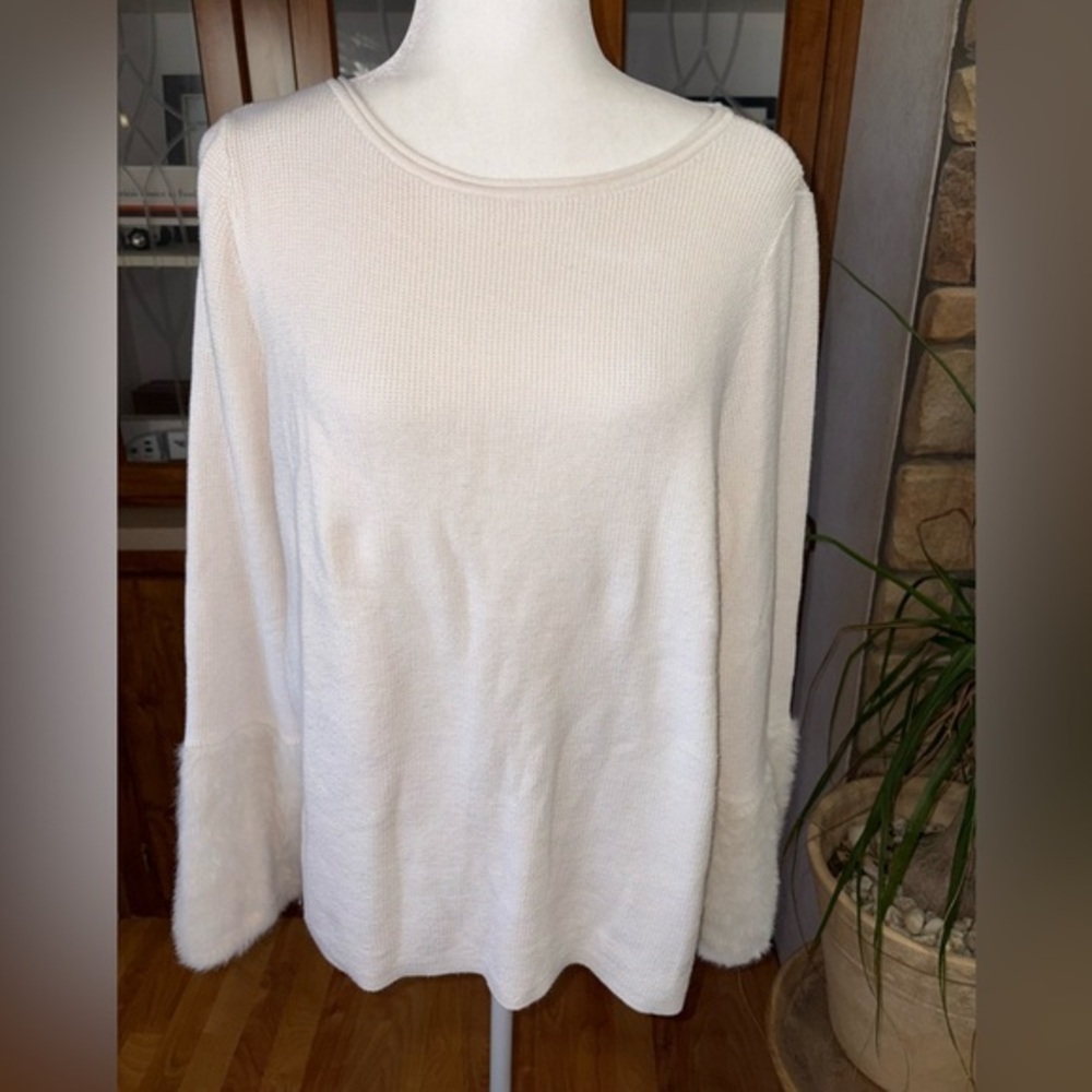 J.JILL SIZE LARGE CREAM COLORED SWEATER WITH FURRY CUFFS.